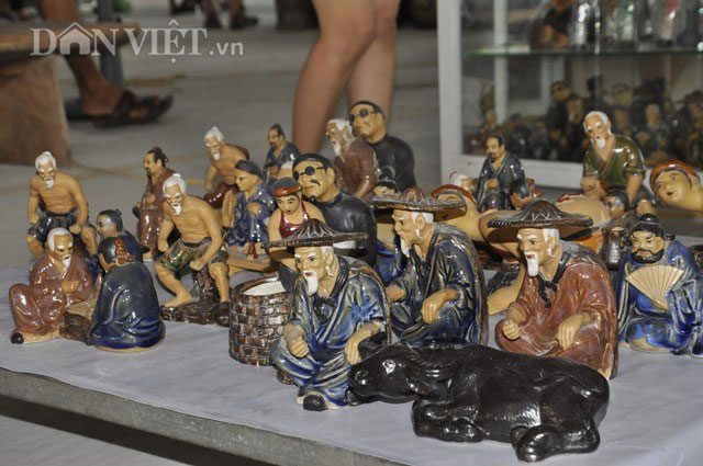 Quảng Ninh: Chợ bán gà cảnh, thiên nga đen và vô số đồ cũ rích - 3