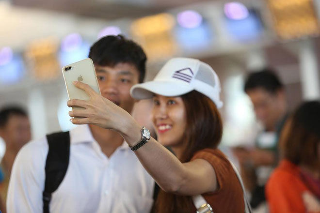 U23 Việt Nam, đoàn thể thao VN về nước: Thầy trò Park Hang Seo đã đến Mỹ Đình - 12