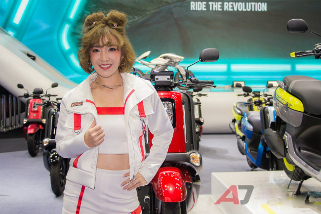 Phong cách trẻ trung bên xe tay ga độc lạ của Yamaha.