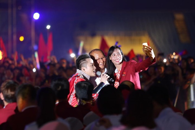 Lý do Tùng Dương hát "Con cò' trong lễ vinh danh U23 Việt Nam - 2