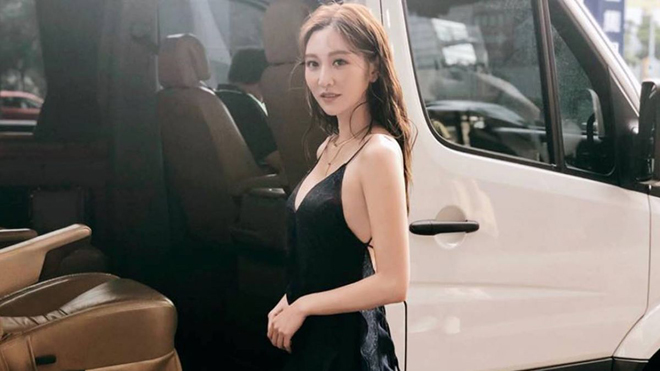 Người đẹp quá gợi cảm trên thảm đỏ khiến truyền hình vội cắt sóng - 2