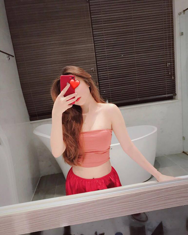 Cô gái xinh đẹp này khiến dân mạng tò mò liệu đó có phải là bạn gái tin đồn mới nhất của thủ môn U23 Việt Nam?!