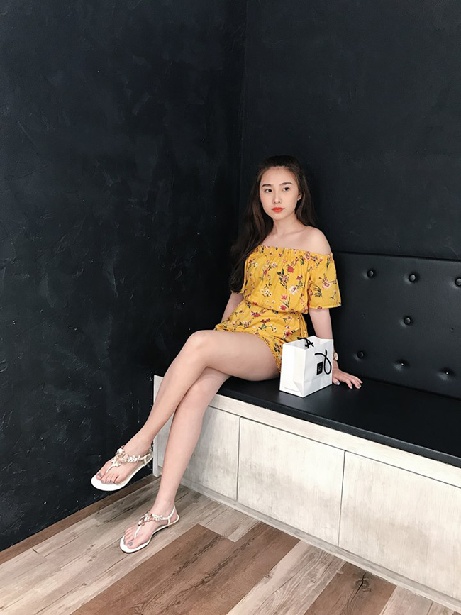 Cô đang trở thành nhân vật gây tò mò nhất trong showbiz Việt.