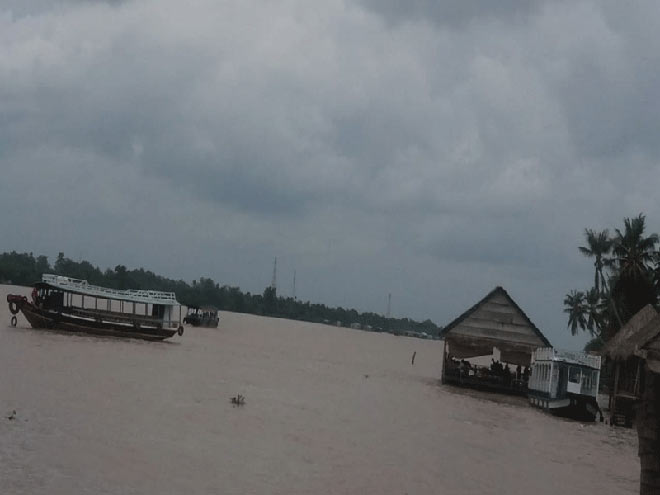 Du khách lái mô tô nước đâm vào tàu du lịch tử vong - 3