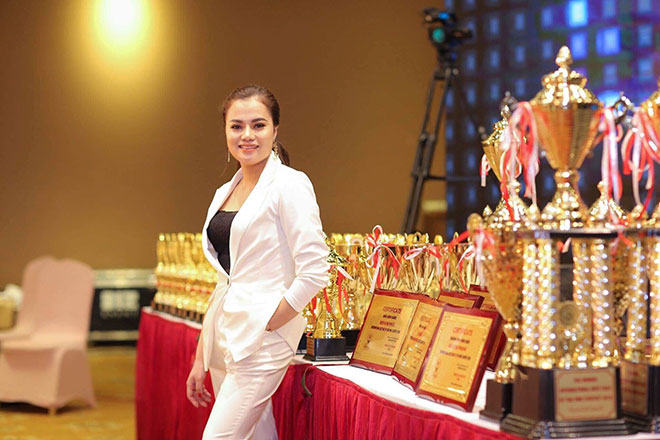 Ngọc Ánh: ‘Bầu show’ đẳng cấp của giới phun xăm thẩm mỹ - 7