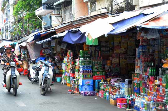 TP HCM: Chợ truyền thống ế ẩm trong 2 ngày nghỉ lễ - 1