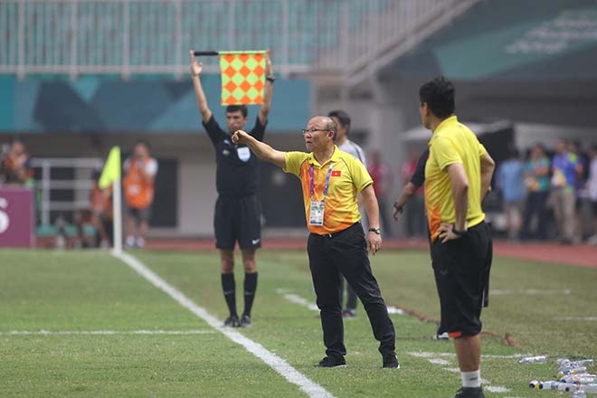 U23 VN rực rỡ ASIAD: HLV Park Hang Seo vẫn đau đáu thua Hàn Quốc - 1