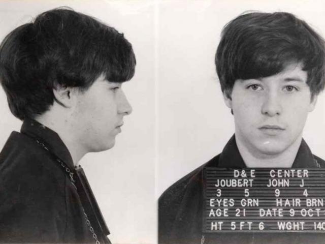 Sát thủ mang trí tuệ của thiên tài, chuyên rạch hình ngôi sao trên thi thể nạn nhân