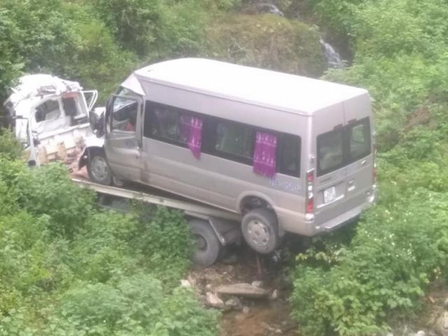 Tin tức trong ngày - Xe cứu hộ chở ôtô khách gặp TNGT chết người: Ai chịu trách nhiệm?