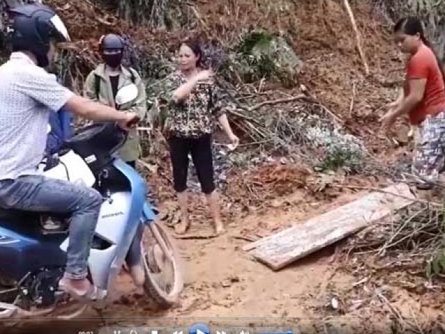 Sự thật clip tố công an xã ”bảo kê” thu tiền xe máy qua đường sạt lở ở Yên Bái