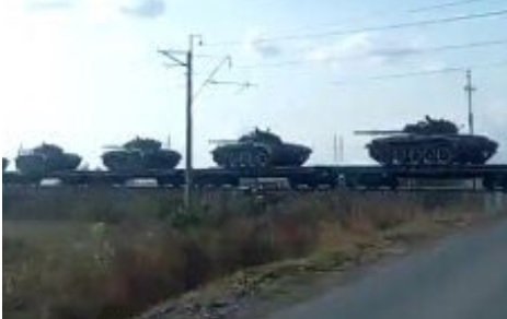 Putin bất ngờ điều 1.000 xe tăng tiến sát Ukraine giữa căng thẳng - 1