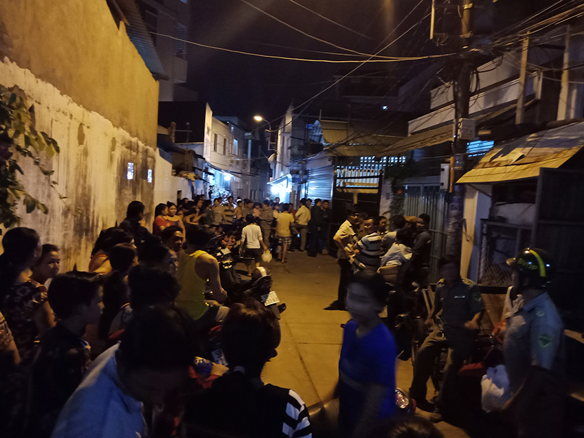 Trinh sát vây ráp căn nhà giữa cánh đồng hoang, bắt nghi phạm giết người - 2