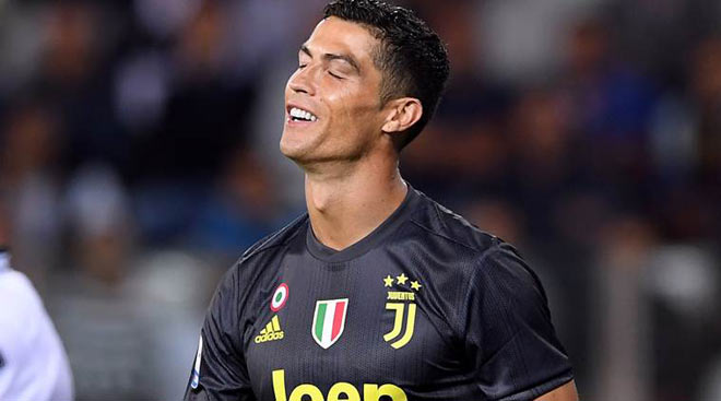 Ronaldo “tịt ngòi” ở Juventus: “Quái vật” hẹn thức giấc tháng 9 - 1