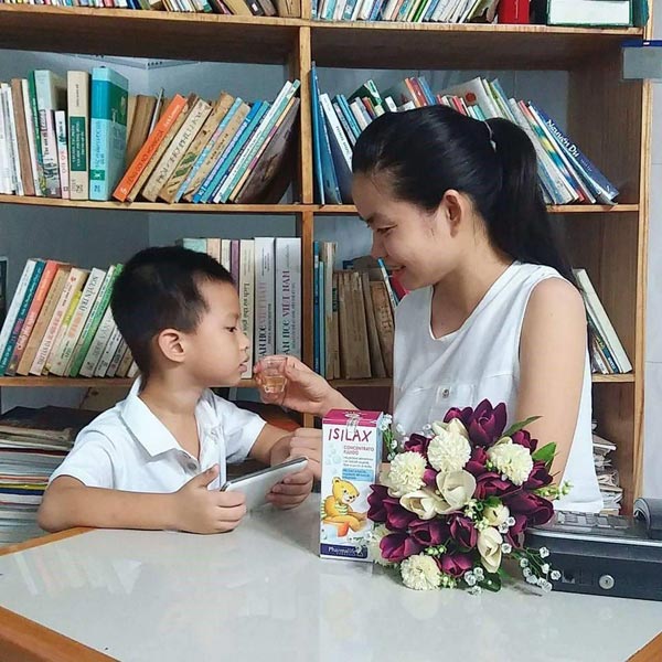 Trẻ bị táo bón rặn đỏ mặt, cải thiện ngay khi mẹ làm cách này! - 1