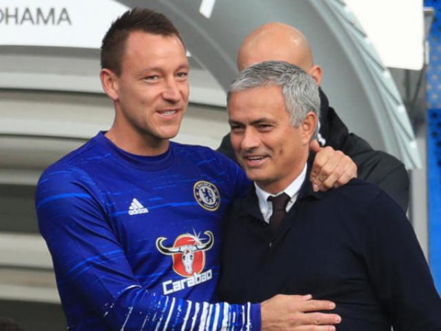 MU khủng hoảng hàng thủ: Chuyên gia hiến kế Mourinho gây sốc với Terry