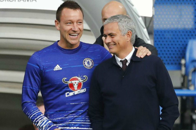 MU khủng hoảng hàng thủ: Chuyên gia hiến kế Mourinho gây sốc với Terry - 2