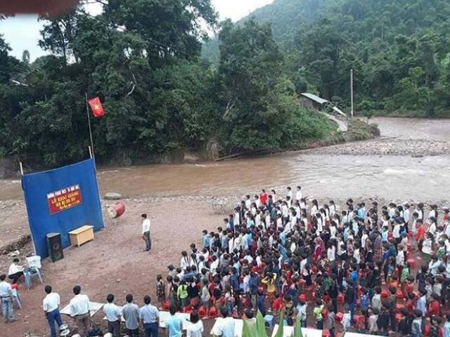 Nốt lặng trong lễ khai giảng