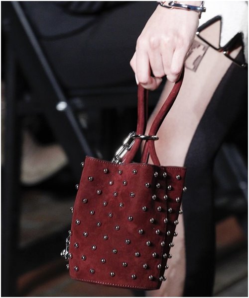 Kiểu túi nhỏ xinh làm "chao đảo" các tín đồ khắp thế giới - 5