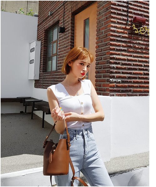 Kiểu túi nhỏ xinh làm "chao đảo" các tín đồ khắp thế giới - 6