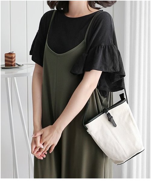 Kiểu túi nhỏ xinh làm "chao đảo" các tín đồ khắp thế giới - 9