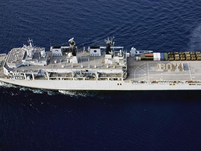 Thế giới - Tàu chiến Anh đi gần Hoàng Sa, Trung Quốc điều tàu "dằn mặt"