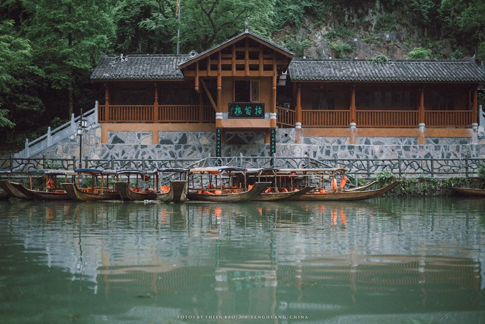 Ai cũng mê Phượng Hoàng Cổ Trấn nhưng bạn có biết có gì trong đó? - 14