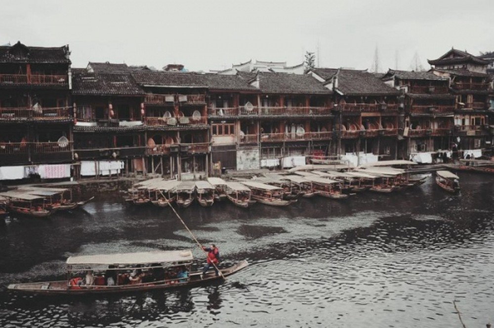Ai cũng mê Phượng Hoàng Cổ Trấn nhưng bạn có biết có gì trong đó? - 18