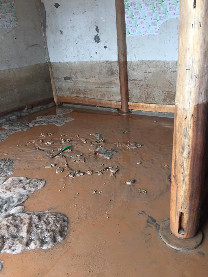 Vỡ bể chứa bãi thải nhà máy phân bón, nước thải tràn vào nhà dân - 4