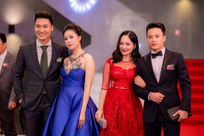 Nhã Phương khoe vai trần, sao &#34;Quỳnh búp bê&#34; úp mở vòng 1 nóng bỏng trên thảm đỏ VTV - 8