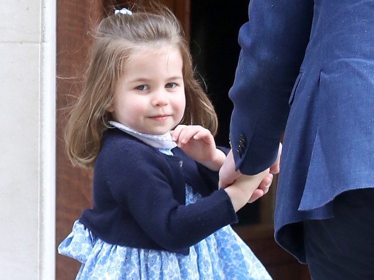 Mới 3 tuổi, công chúa Charlotte đã mang lại 4.3 tỷ USD cho nước Anh - 1