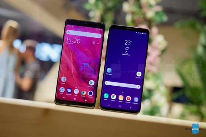 So sánh hai &#34;người khổng lồ&#34;: Sony Xperia XZ3 và Galaxy S9+ - 1
