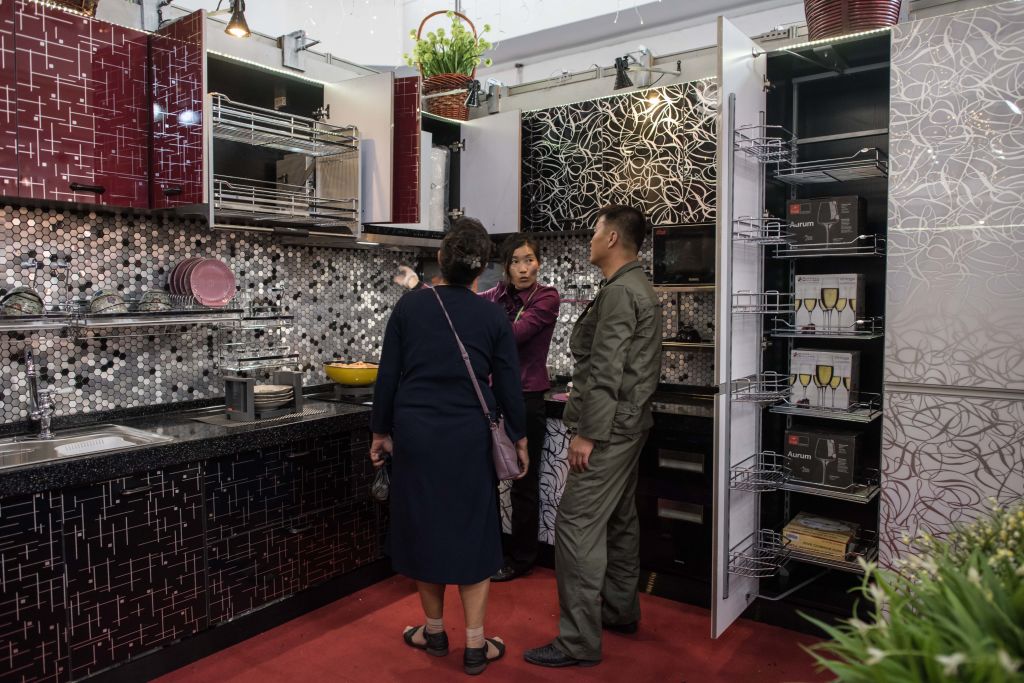 Cuộc sống sang không tưởng của hội con nhà giàu tại Triều Tiên - 1