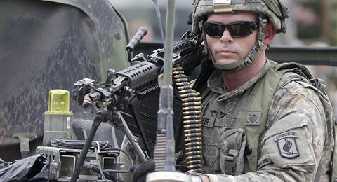 Trái lời TT Trump, Mỹ chuẩn bị điều động thêm quân tới châu Âu - 1