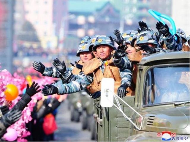 Thế giới - Lễ diễu binh chào mừng 70 năm Quốc khánh Triều Tiên có gì đặc biệt?