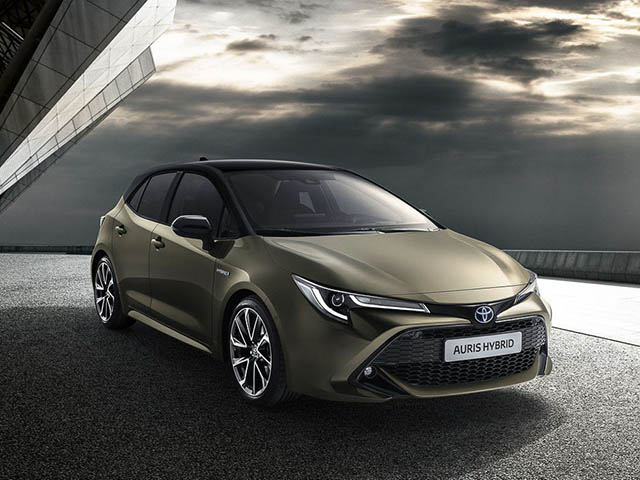 Tin tức ô tô - Doanh số thảm hại, Toyota Auris đổi tên thành "Corolla" để câu khách