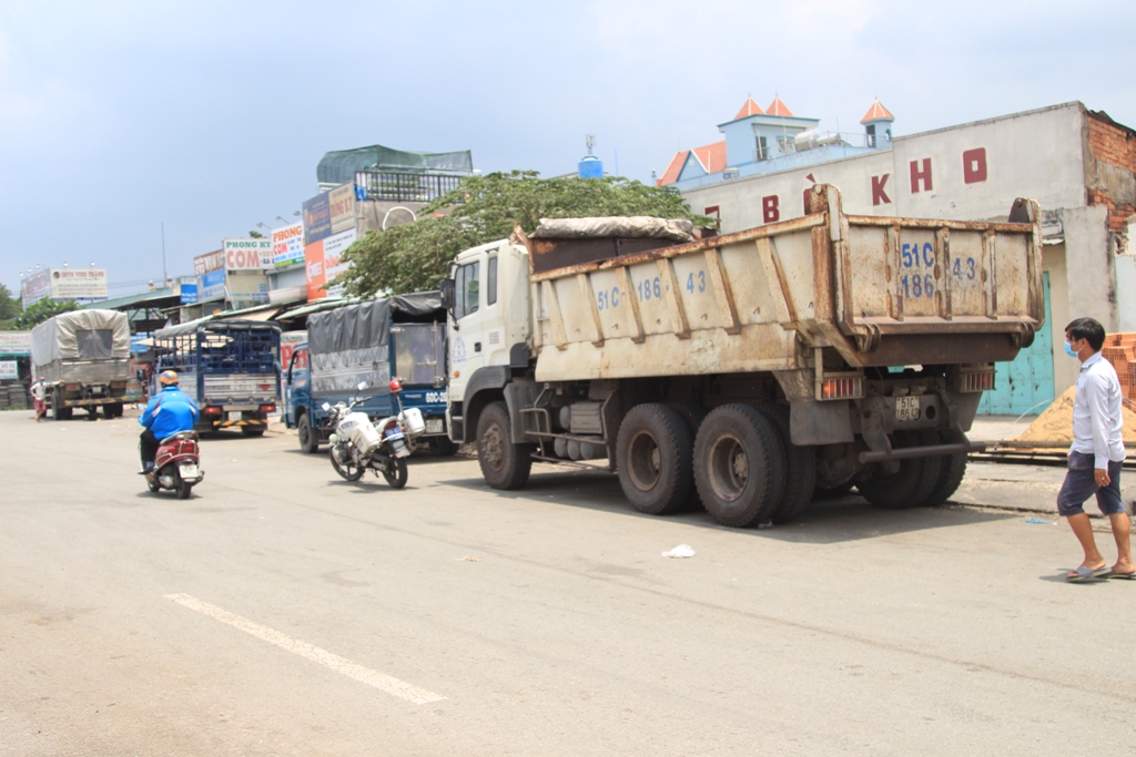 Ăn dĩa cơm trưa, nhiều tài xế tốn hơn 700 ngàn đồng - 2