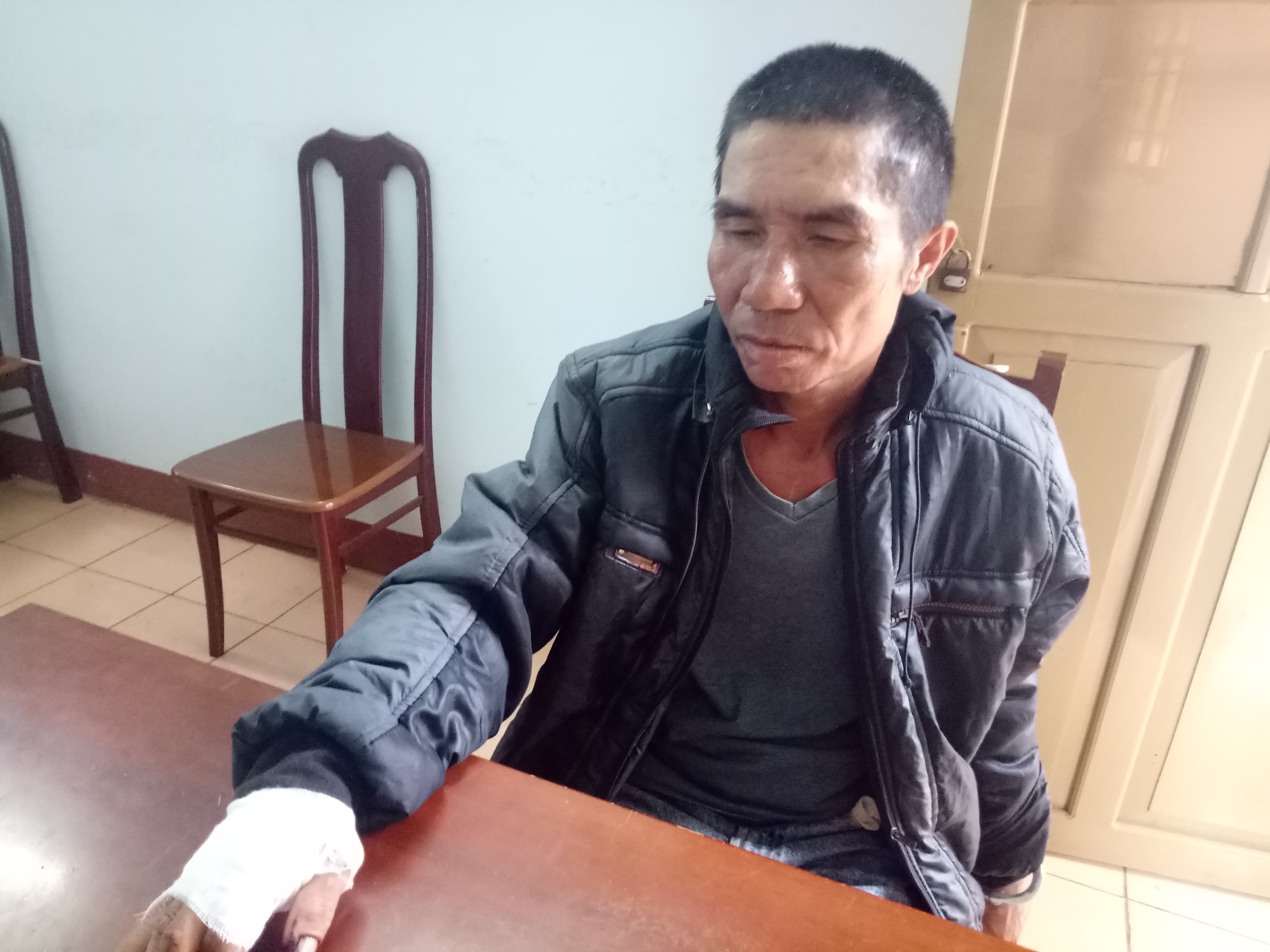 Vụ chồng đâm chết vợ tại tòa: Đối tượng nghi ngờ vợ có bồ? - 1