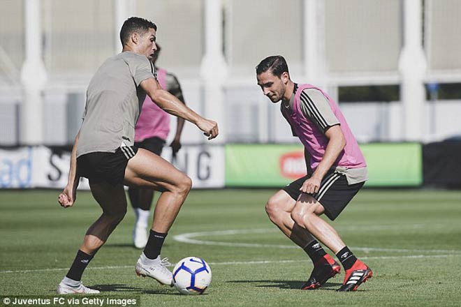 Ronaldo tập “bắn phá” dữ dội, dọa diệt kẻ ngáng đường Juventus - 6