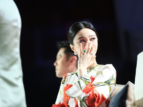 Báo quốc tế: "Phạm Băng Băng phải vào tù vì scandal trốn thuế" - 4