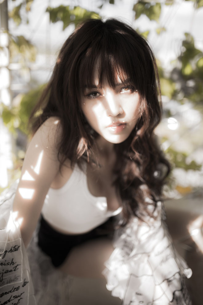 "Bạn gái tin đồn" của Sơn Tùng tung ảnh táo bạo trong phòng ngủ - 7