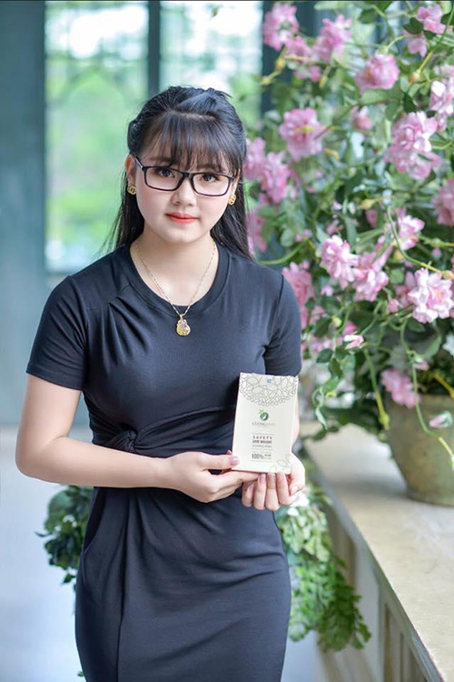 Ngưỡng mộ cô bé 17 tuổi kiếm hàng chục triệu mỗi tháng nuôi cả gia đình - 2