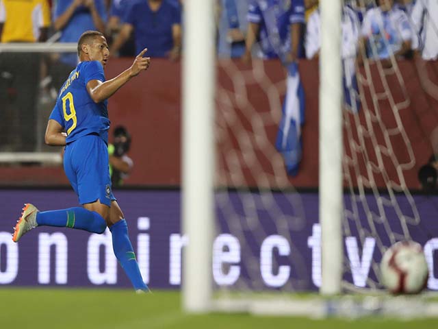Bóng đá - Chi tiết Brazil - El Salvador: Đánh đầu tung lưới phút 90 (KT)