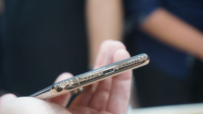 Tại sự kiện, Tim Cook - CEO của Apple tuyên bố iPhone X đã thay đổi ngành công nghiệp và đây là dòng smartphone số 1 thế giới.