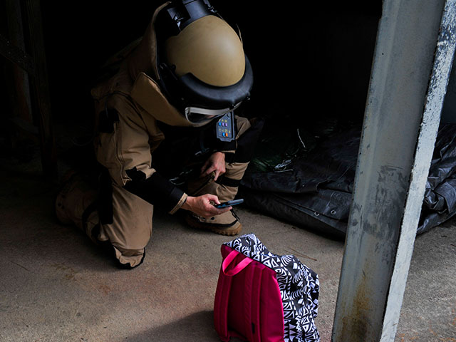 Media - Khám phá bộ đồ có thể chịu được sức ép của 5kg thuốc nổ