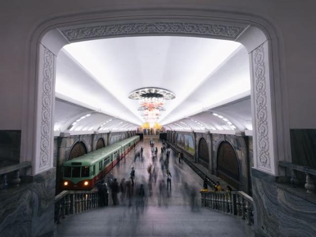 Du lịch - Chiêm ngưỡng ga tàu điện ngầm đáng kinh ngạc của Triều Tiên