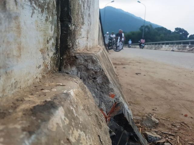 Tin tức trong ngày - Nước lũ làm dịch chuyển cầu dài hơn 200m trên sông Mã