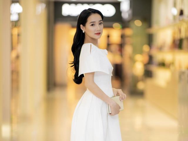 Phim - Nhã Phương bất ngờ hội ngộ đọ dáng cùng người đẹp "Quỳnh búp bê"