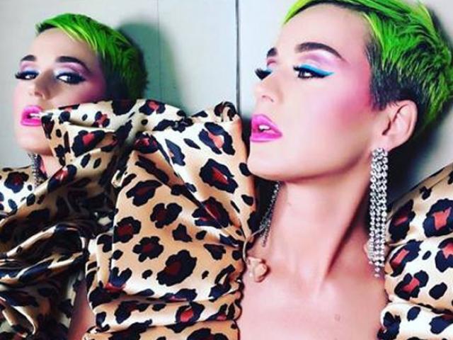 Người mẫu - Hoa hậu - Katy Perry mặc lại một tác phẩm của NTK Công Trí