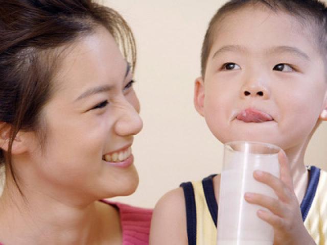 Phụ huynh lo sữa hết hạn vào trường học, Sở GD-ĐT Hà Nội nói gì?