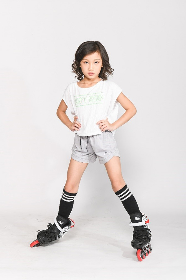 Kiện tướng dancesport nhí Hương Giang khoe khả năng pose hình chuyên nghiệp - 1